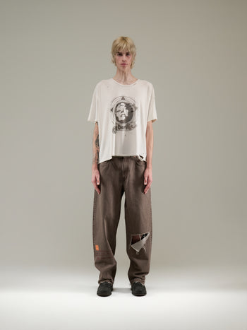 CLOSE UP TEE
