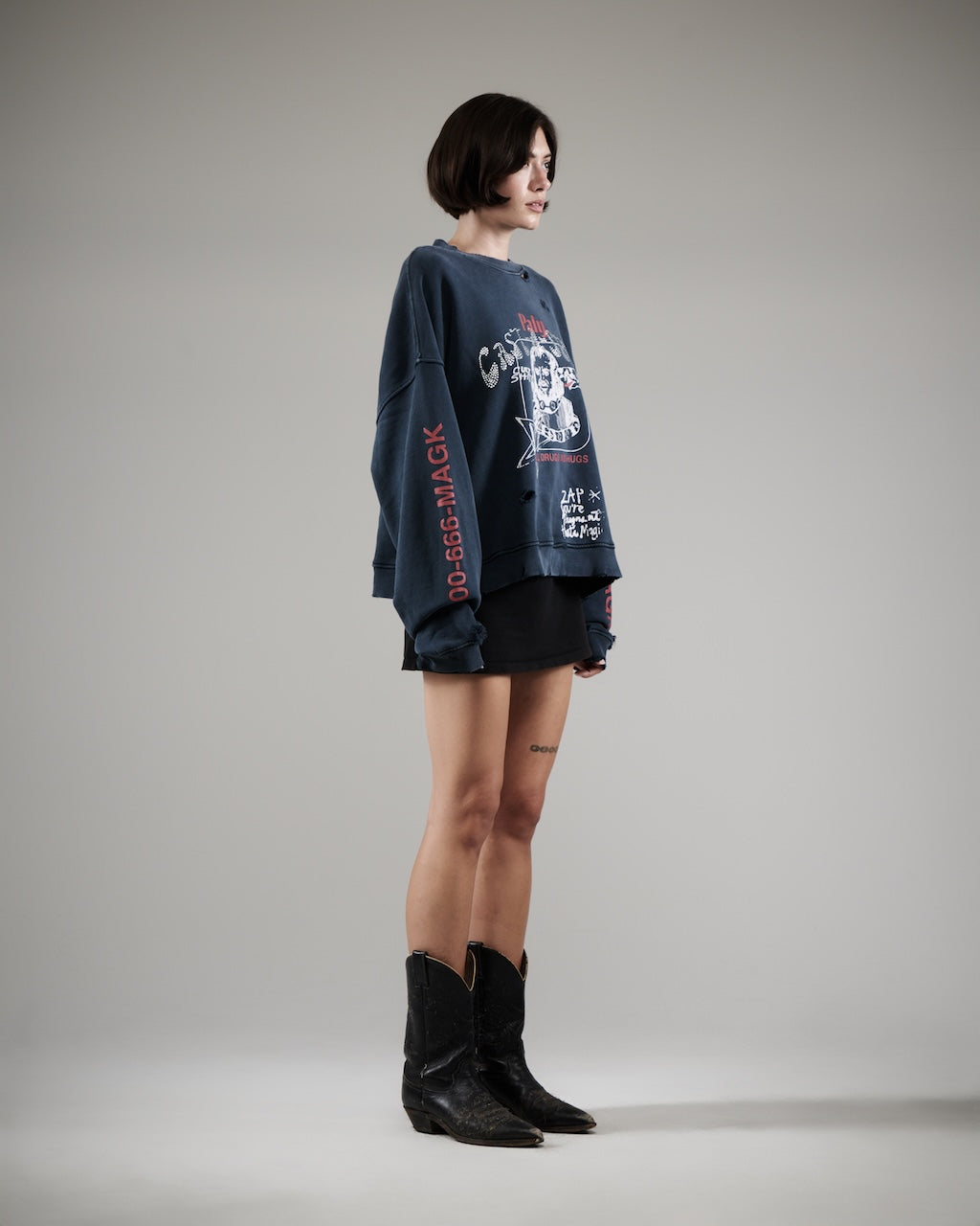 CAST-A-SPELL CREWNECK